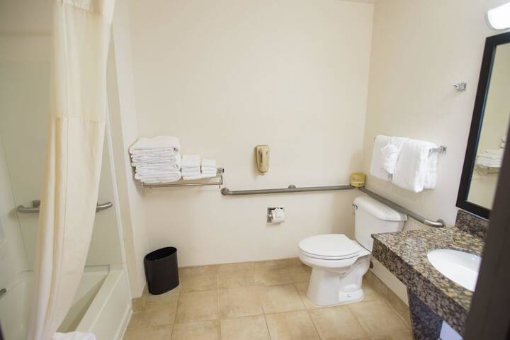 Room 10 of 22