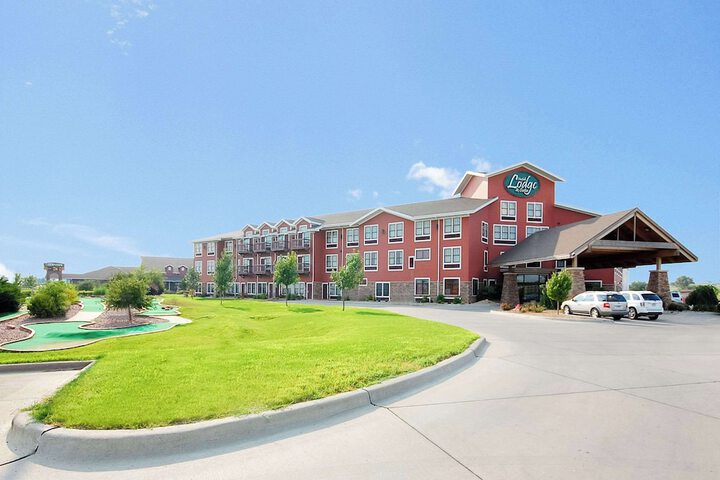 Hotel 2 of 67