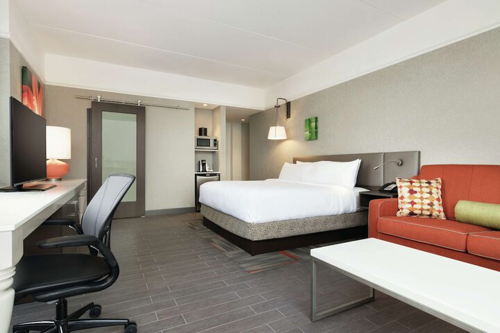 Room 13 of 31