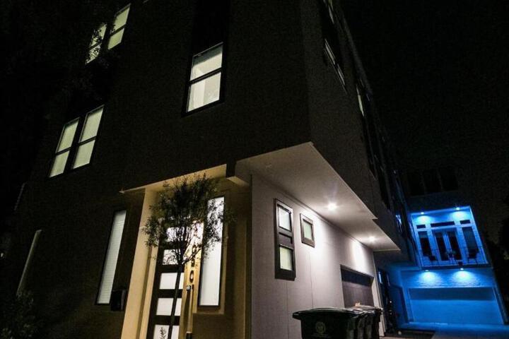Montrose Guesthouse Suites by Dunyha