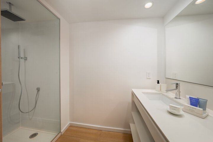 Room 70 of 159