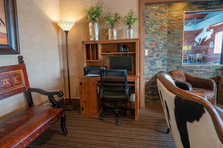 Business Center 20 of 24