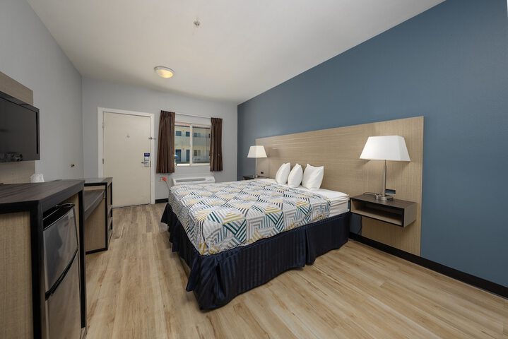 Room 17 of 25