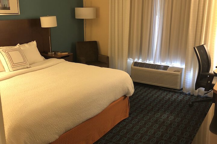 Room 15 of 33