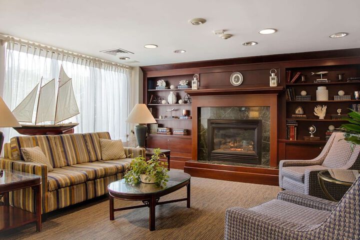 Hotel Interior 11 of 33