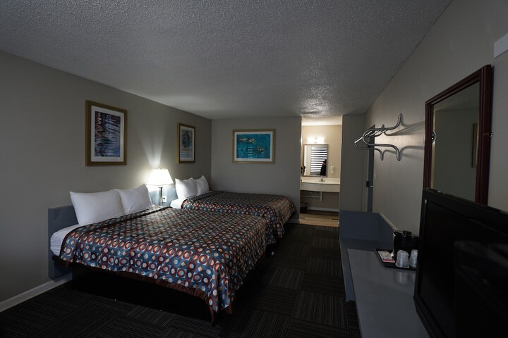 Room 17 of 44