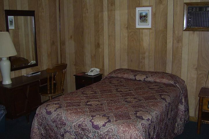 Room 12 of 24