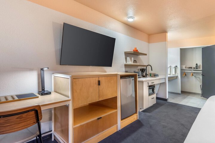 The Sandman Santa Rosa Sonoma an Ascend Collection Hotel