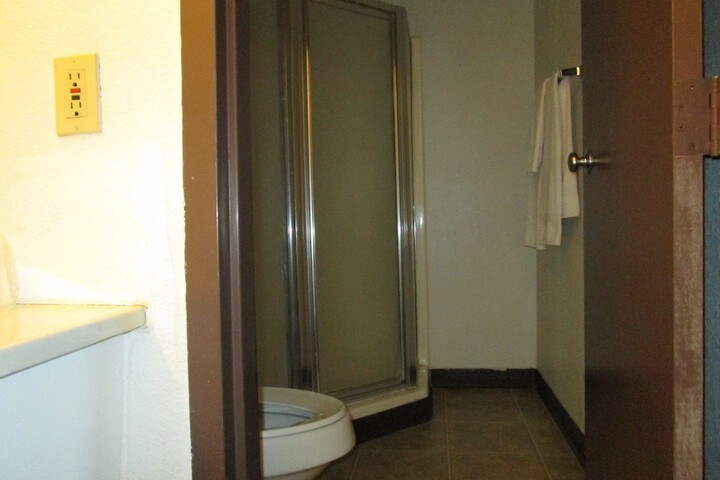 Room 9 of 27