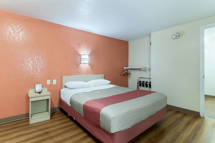 Room 21 of 29