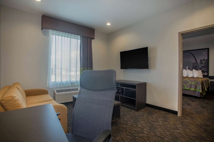 Room 26 of 33