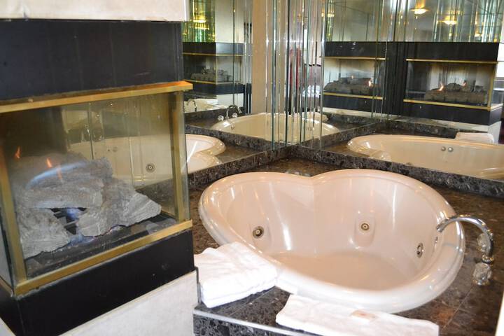 Hot Tub 36 of 38