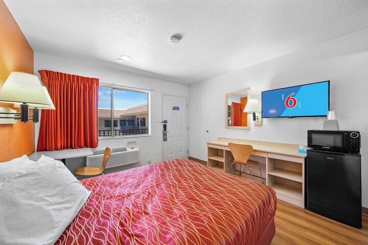 Room 15 of 31