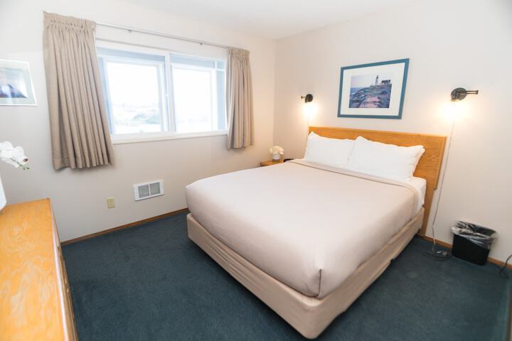 Room 105 of 260