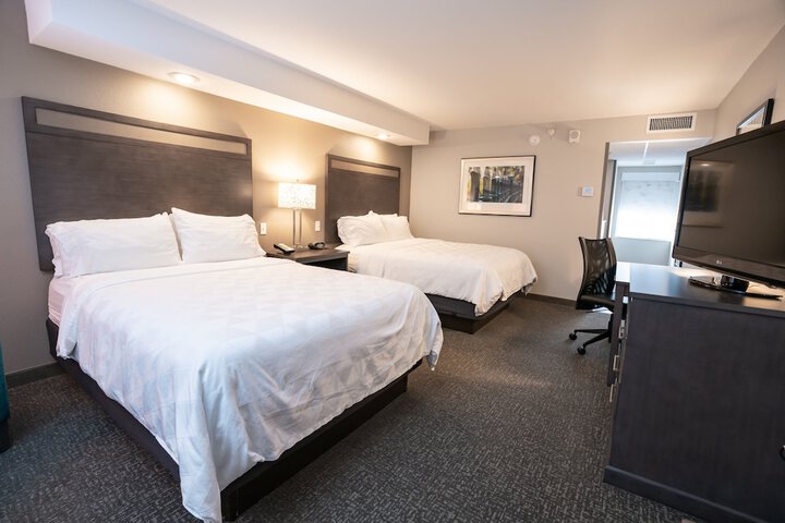 Room 41 of 77