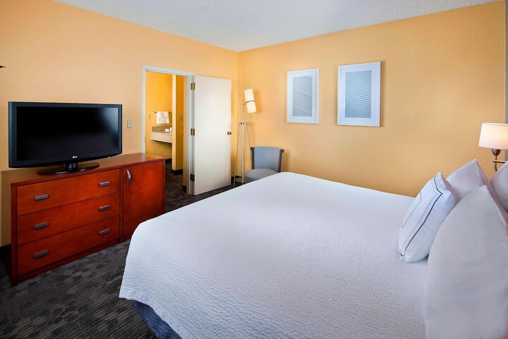 Room 14 of 33