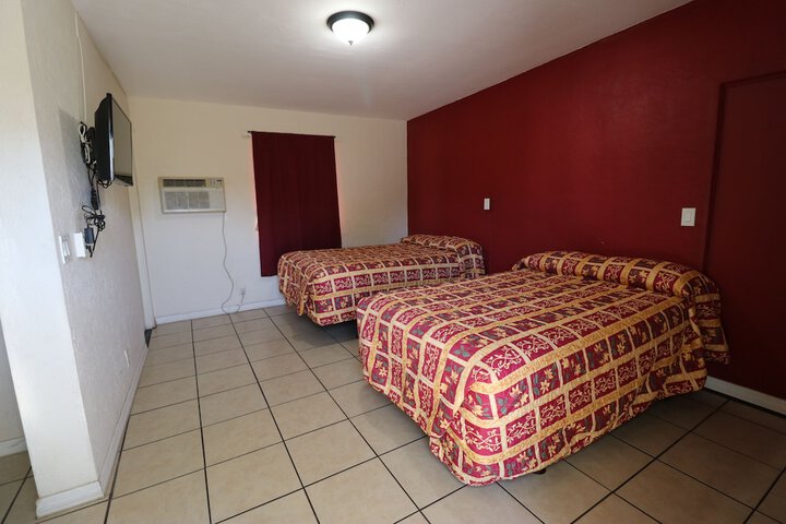Room 21 of 38
