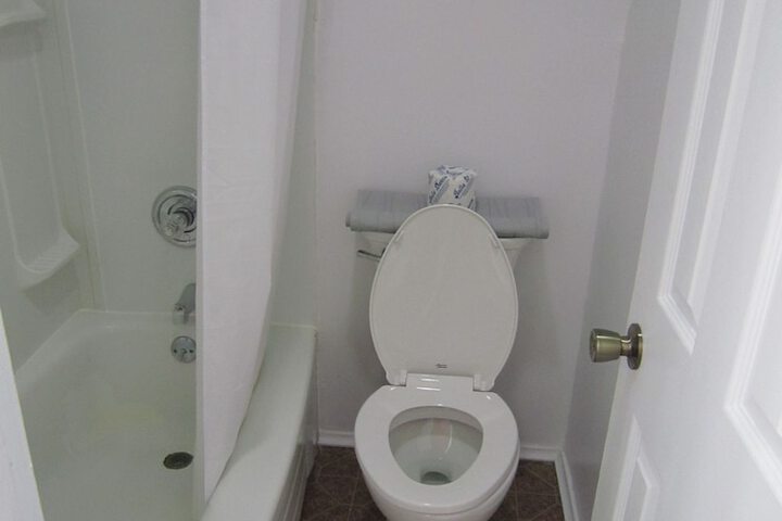 Room 8 of 12