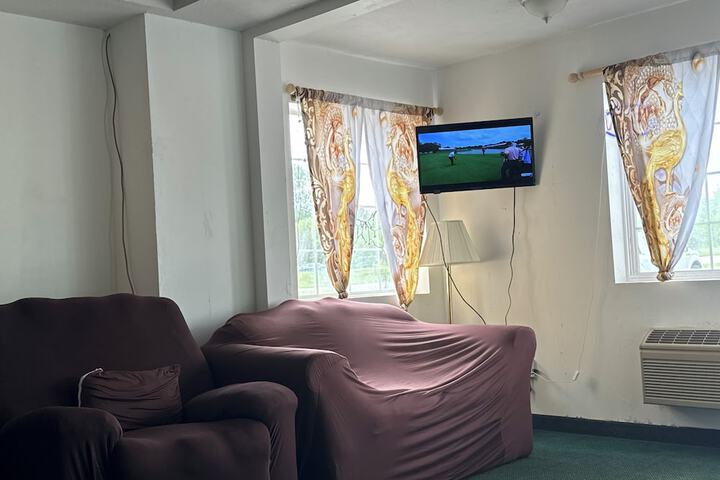 Room 37 of 44