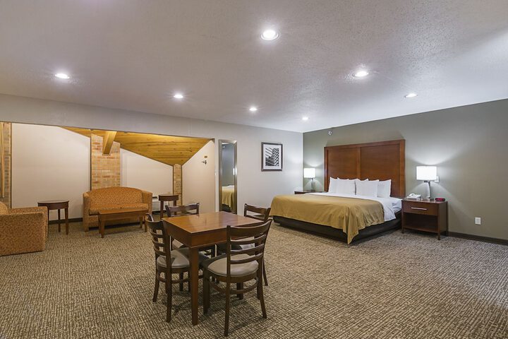 Room 52 of 68