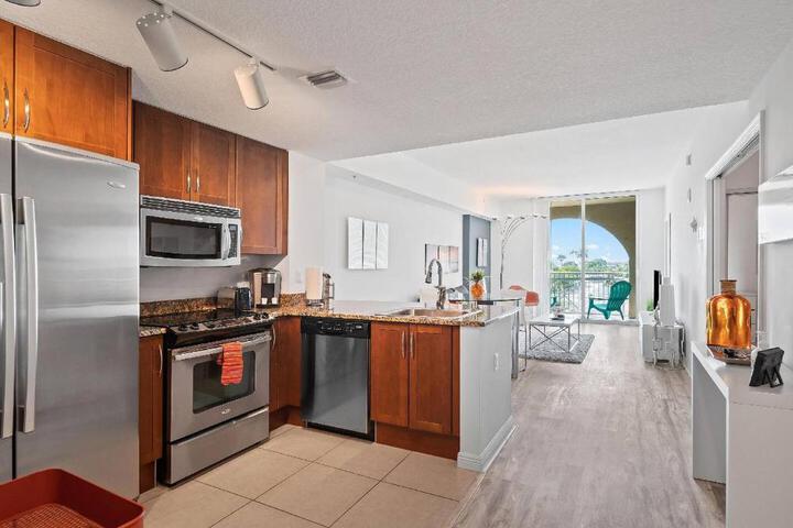 Luxury Near the Beach! Beach pass included!
