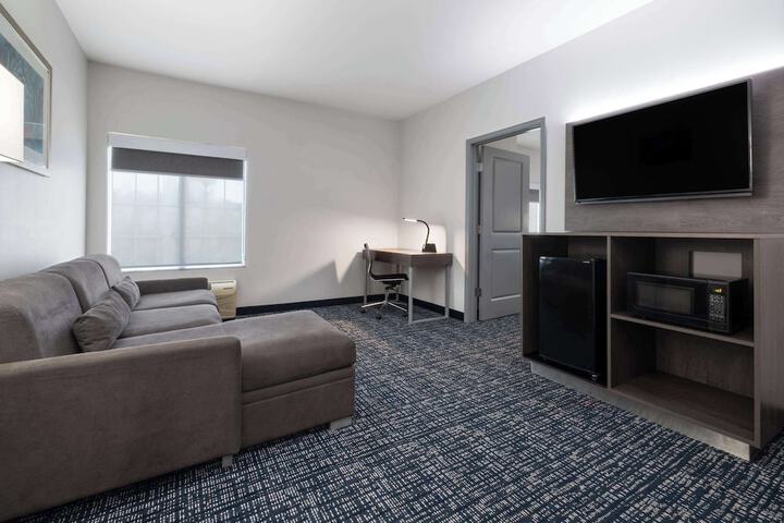 Room 47 of 60