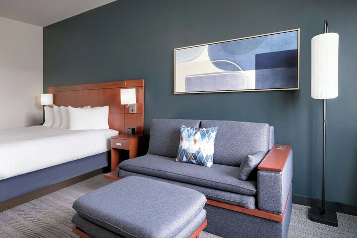 Courtyard by Marriott Lincoln Downtown