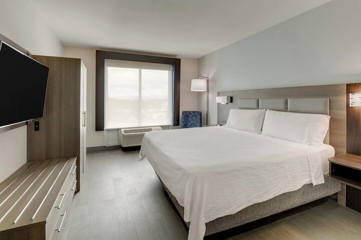 Room 15 of 50