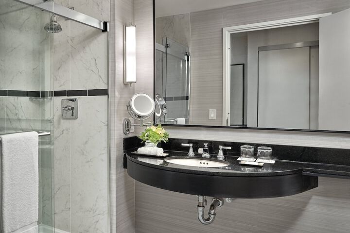 Loews Philadelphia Hotel