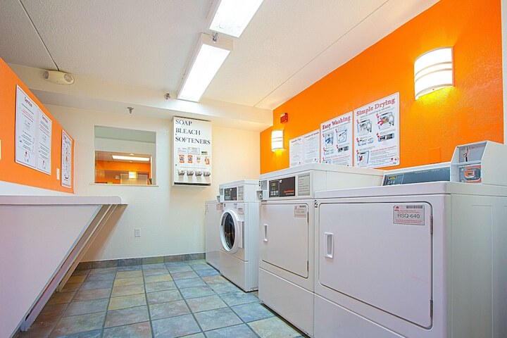 Motel 6 East Brunswick NJ