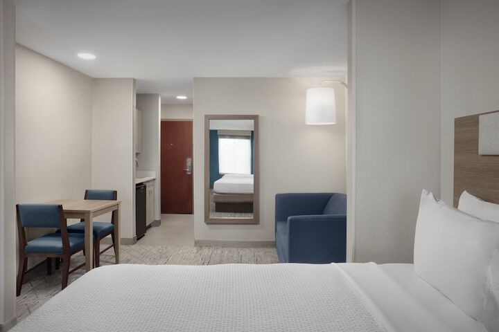 Room 32 of 67