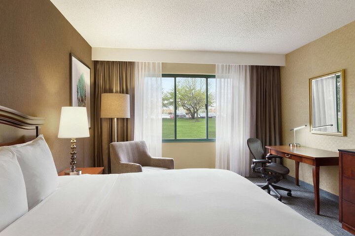 Room 8 of 32
