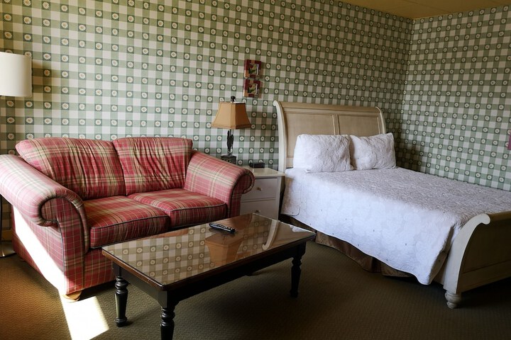 Room 38 of 53