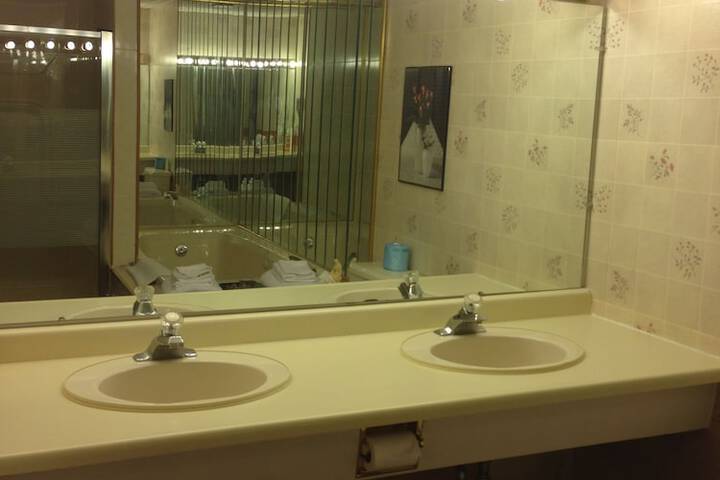 Room 14 of 43