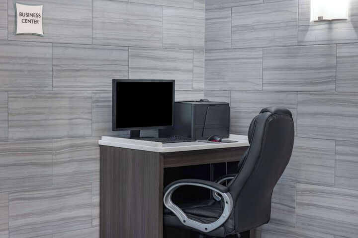 Business Center 33 of 33