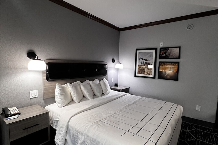 Room 28 of 73