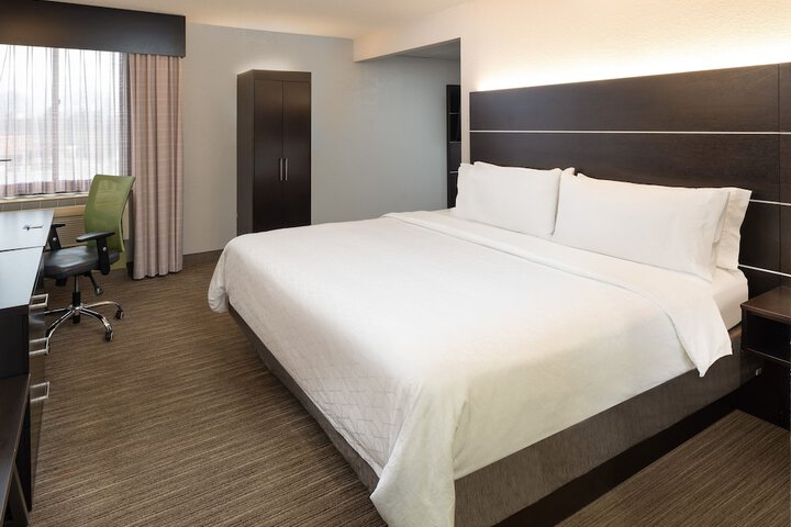 Room 12 of 48