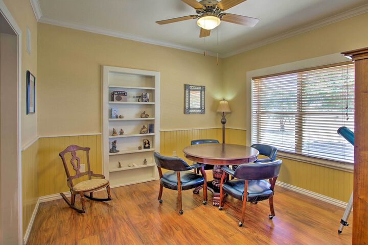 Spacious Stallion Lake Ranch Home w / Patio