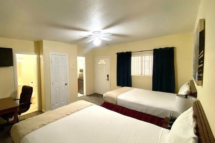 Europa Inn & Suites