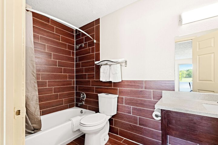 Americas Best Value Inn & Suites Mt. Pleasant