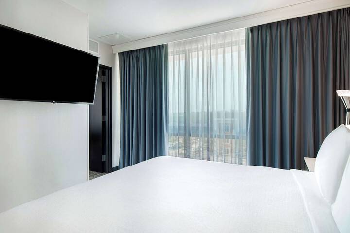 Room 33 of 63
