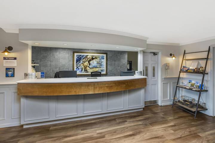 Best Western Pier Point Inn