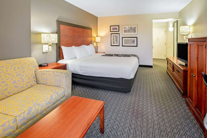 Room 21 of 35
