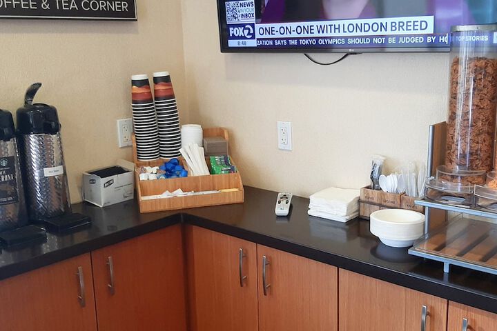 Breakfast/Coffee Service 54 of 64