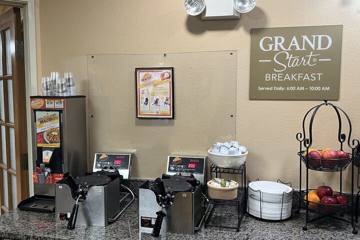 Breakfast/Coffee Service 24 of 30
