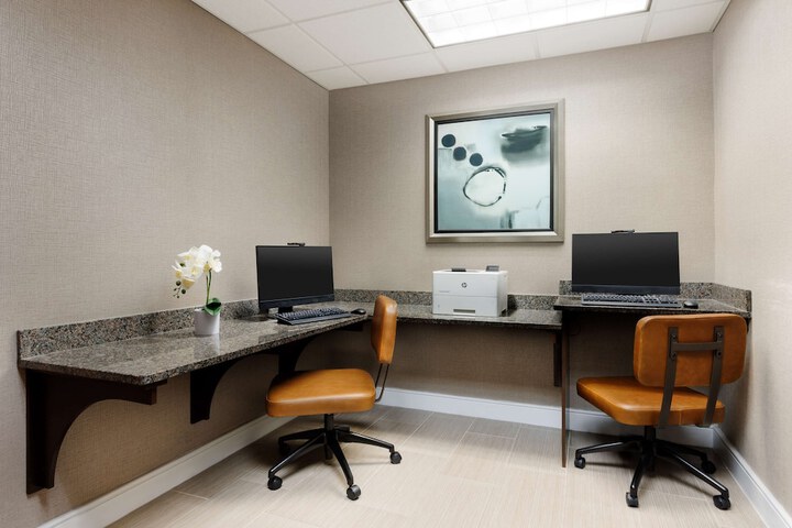 Business Center 37 of 38