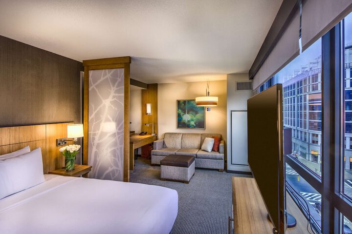 Room 20 of 33