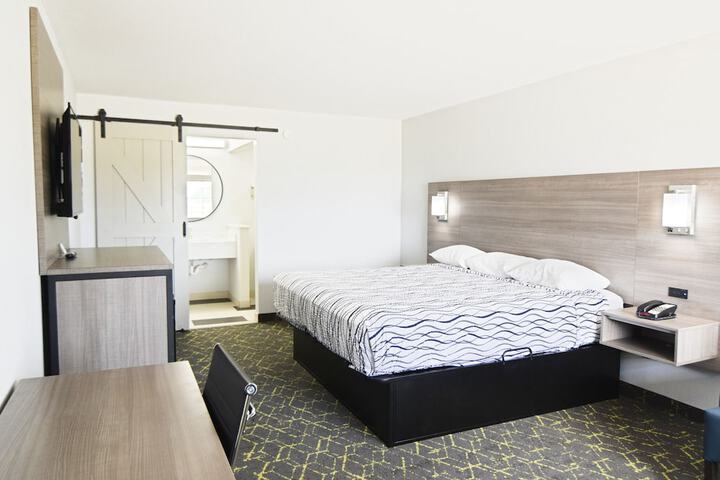 Room 18 of 21