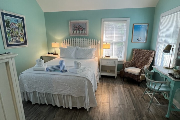 Room 35 of 60