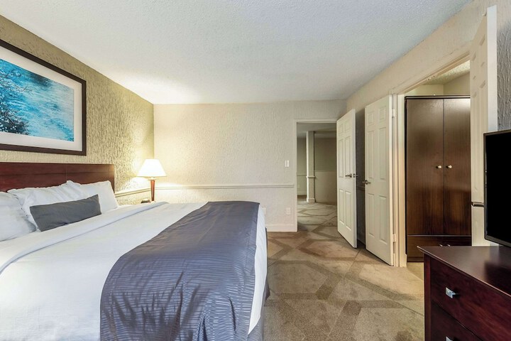 Room 21 of 38